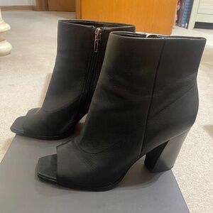 Vince Camuto (black)